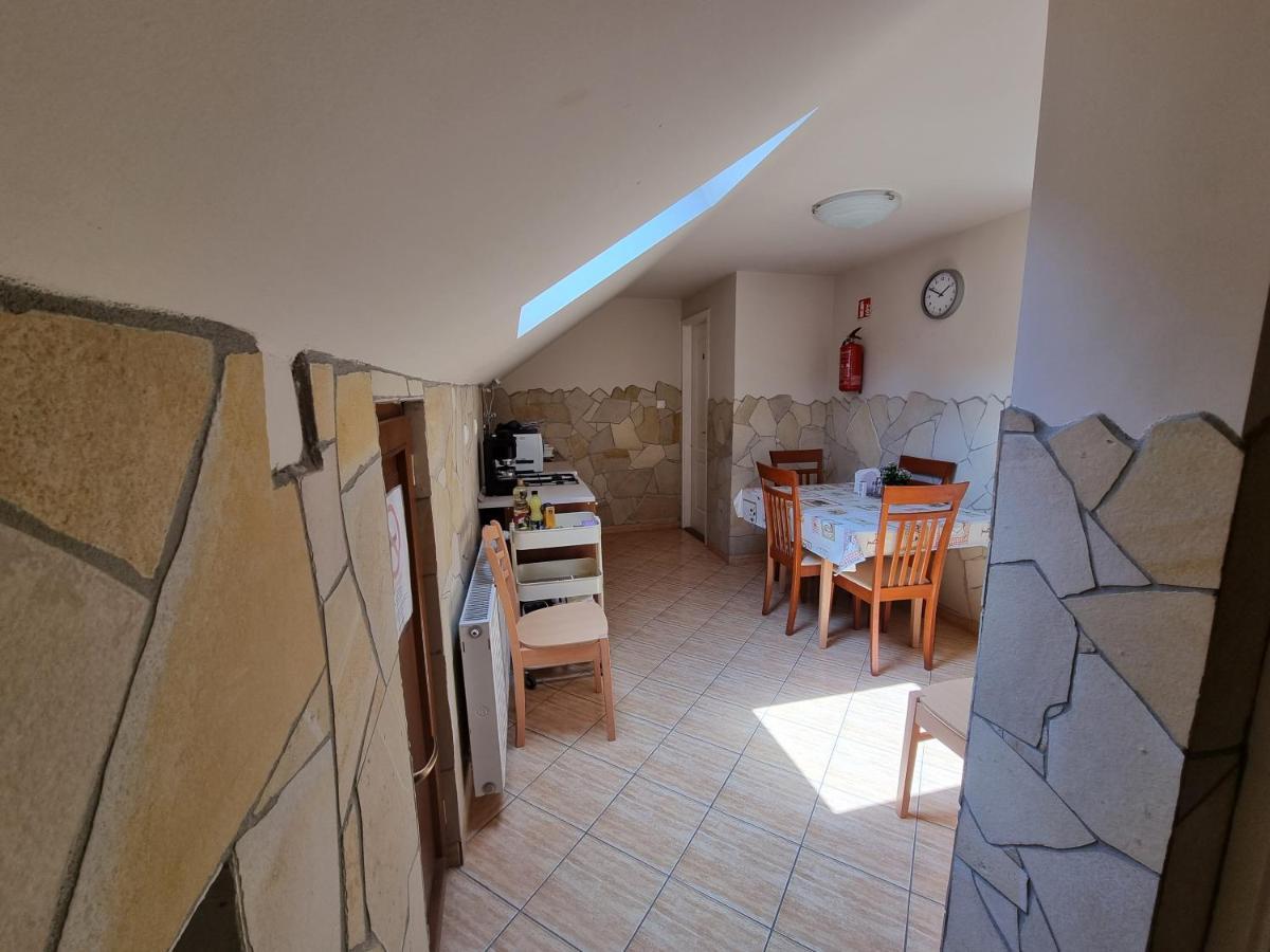 Abigel 2 Vendeghaz Hotel Miskolc Buitenkant foto