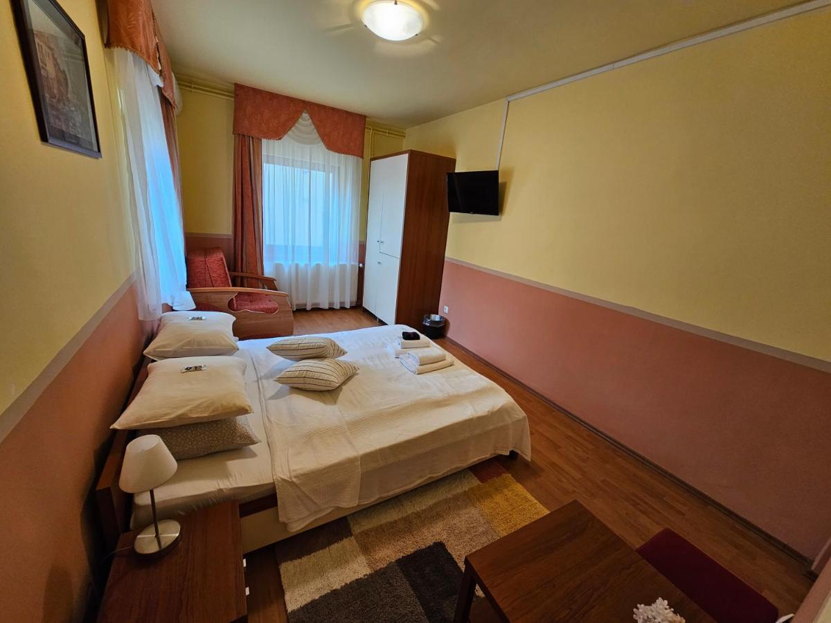 Abigel 2 Vendeghaz Hotel Miskolc Buitenkant foto
