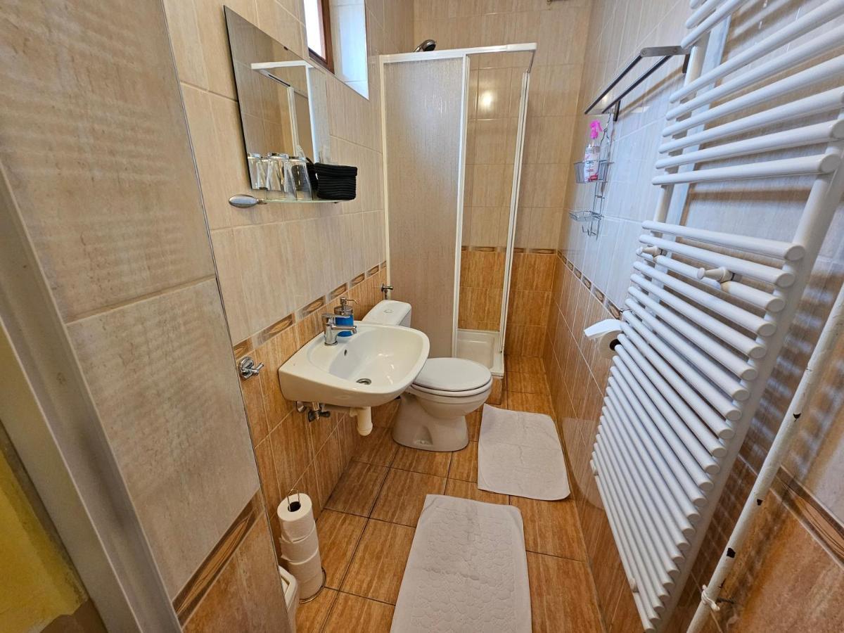 Abigel 2 Vendeghaz Hotel Miskolc Buitenkant foto