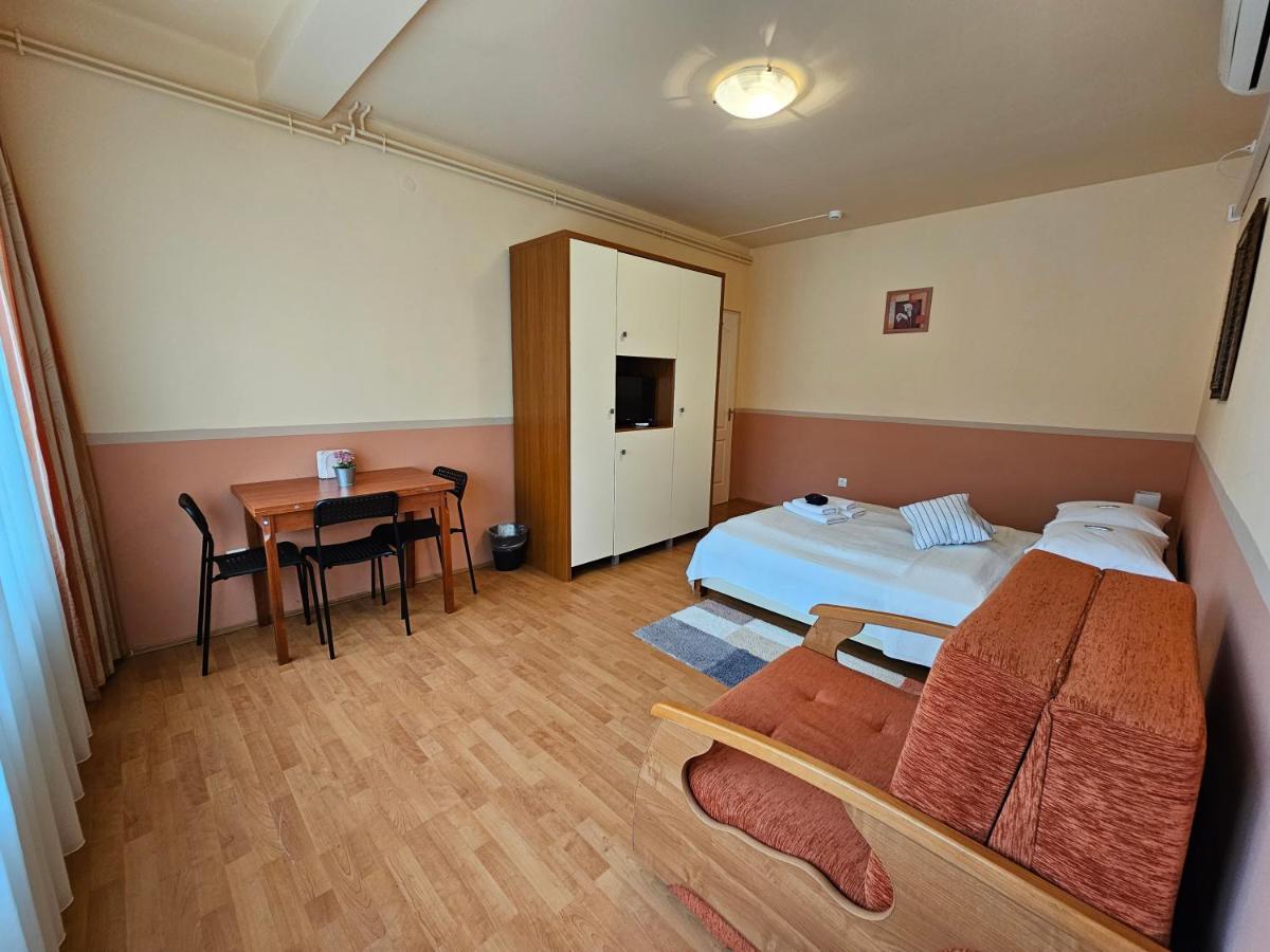 Abigel 2 Vendeghaz Hotel Miskolc Buitenkant foto
